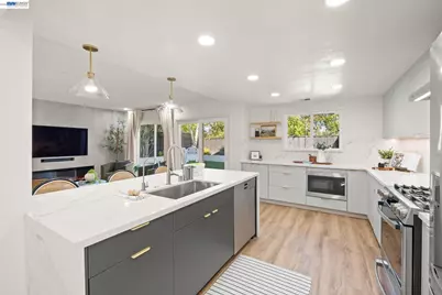 7921 Crossridge Dr, Dublin, CA 94568 - Photo 11