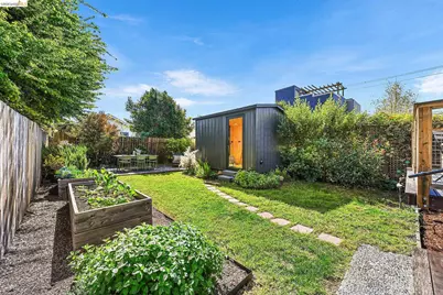 4110 Lusk St, Oakland, CA 94608 - Photo 39