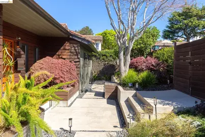 470 Spruce St, Berkeley, CA 94708 - Photo 47