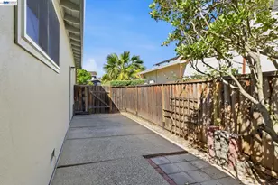 2645 Swanson Way, Mountain View, CA 94040 - Photo 9