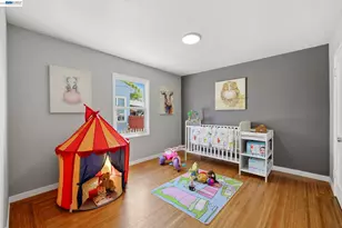 16311 Ria Dr, Ashland, CA 94578 - Photo 23
