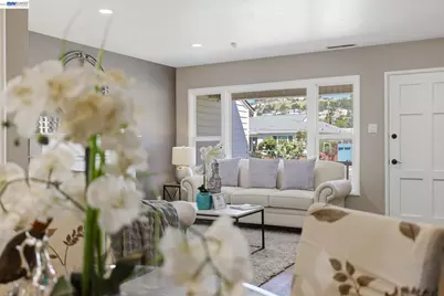 16311 Ria Dr, Ashland, CA 94578 - Photo 11