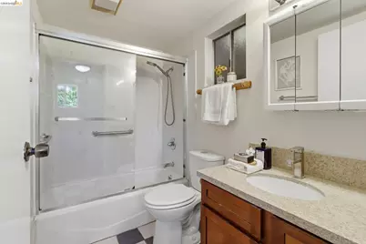 3114 Suter St, Oakland, CA 94602 - Photo 15