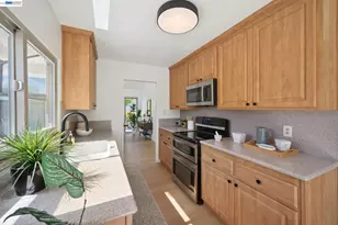 3201 Phoenix Ln, Alameda, CA 94502 - Photo 17