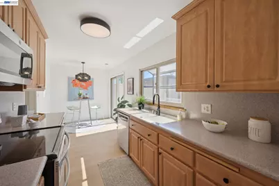 3201 Phoenix Ln, Alameda, CA 94502 - Photo 13