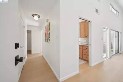 3201 Phoenix Ln, Alameda, CA 94502 - Photo 3