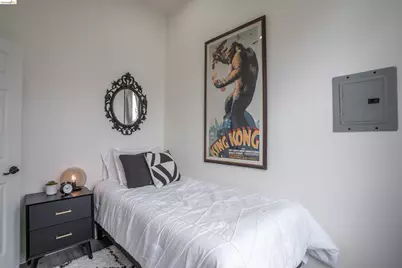 527 Chester St, Oakland, CA 94607 - Photo 43