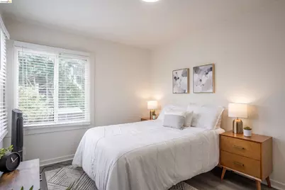 527 Chester St, Oakland, CA 94607 - Photo 45