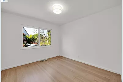 18595 Laredo Rd, Castro Valley, CA 94546 - Photo 17