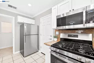 1557 Hermocilla Way, San Jose, CA 95116 - Photo 7