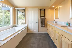 905 Moon Valley Ranch Rd, Watsonville, CA 95076 - Photo 35