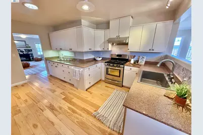 980 Victoria Ave, San Leandro, CA 94577 - Photo 25