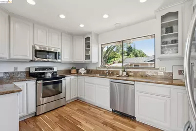 14300 Skyline Blvd, Oakland, CA 94619 - Photo 23