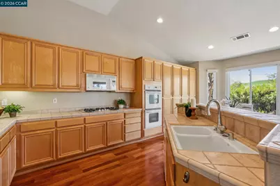 5374 Fernbank Dr, Concord, CA 94521 - Photo 29