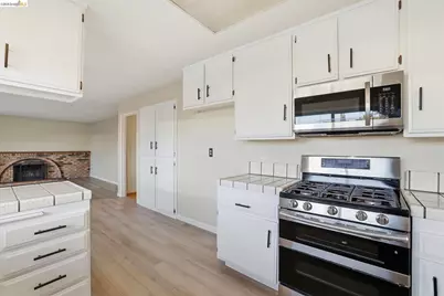 518 Churchill Park Dr, San Jose, CA 95136 - Photo 5