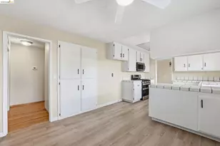 518 Churchill Park Dr, San Jose, CA 95136 - Photo 9