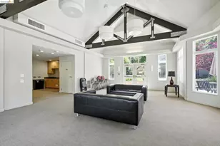 555 10th St, Oakland, CA 94607 - Photo 27