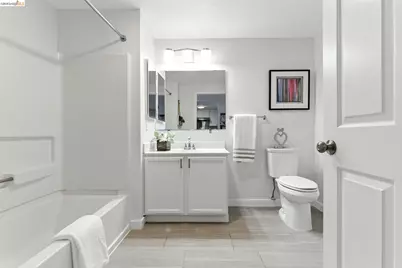 555 10th Street #201, Oakland, CA 94607 - Photo 17