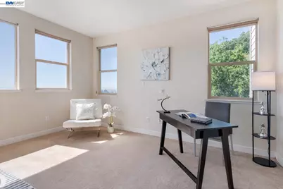6401 Blue Rock Ct, Oakland, CA 94605 - Photo 9
