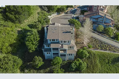 6401 Blue Rock Ct, Oakland, CA 94605 - Photo 35