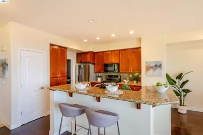 6401 Blue Rock Ct, Oakland, CA 94605 - Photo 5