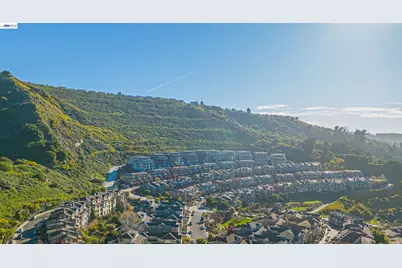 6401 Blue Rock Ct, Oakland, CA 94605 - Photo 25