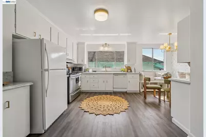 2063 Rosedale Ave, Oakland, CA 94601 - Photo 23
