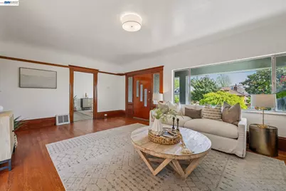 2063 Rosedale Ave, Oakland, CA 94601 - Photo 17