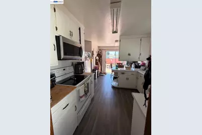 14621 Pansy St, San Leandro, CA 94578 - Photo 7
