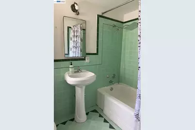 14621 Pansy St, San Leandro, CA 94578 - Photo 21