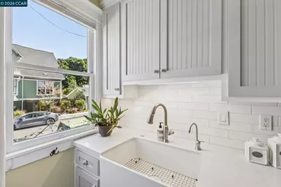 1324 Grove St, Alameda, CA 94501 - Photo 27