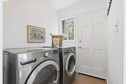 6914 Outlook Ave, Oakland, CA 94605 - Photo 9