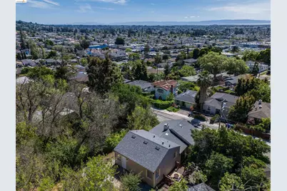 6914 Outlook Ave, Oakland, CA 94605 - Photo 35