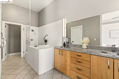 201 4th St #601, Oakland, CA 94607 - Photo 33