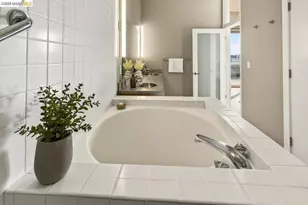 201 4th St, Oakland, CA 94607 - Photo 35