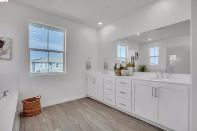 2404 Indigo Dr, Fairfield, CA 94533 - Photo 17