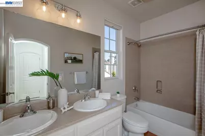 2358 Coral Sea St, Alameda, CA 94501 - Photo 57