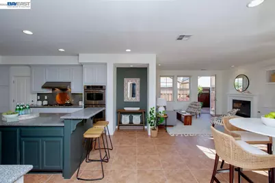 2358 Coral Sea St, Alameda, CA 94501 - Photo 23