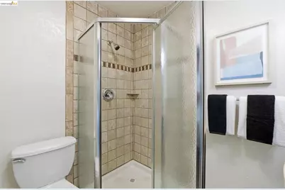 245 Montecito Ave #203, Oakland, CA 94610 - Photo 27