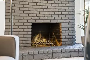 245 Montecito Ave, Oakland, CA 94610 - Photo 17