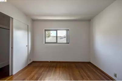 5570 Taft Ave, Oakland, CA 94618 - Photo 25