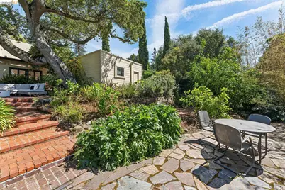 2615 La Cuesta Ave, Oakland, CA 94611 - Photo 53