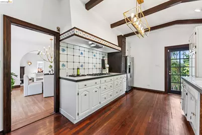 2615 La Cuesta Ave, Oakland, CA 94611 - Photo 21