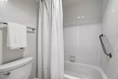1300 Quarry Ct #209, Richmond, CA 94801 - Photo 23