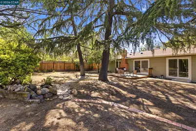 1306 Craig Dr, Concord, CA 94518 - Photo 17