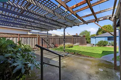 17930 Via Toledo, San Lorenzo, CA 94580 - Photo 33