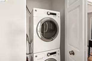 322 Hanover Ave, Oakland, CA 94606 - Photo 17