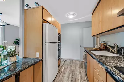 3945 Harrison St #23, Oakland, CA 94611 - Photo 13