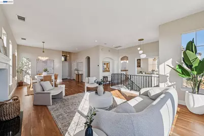 8255 Skyline Cir, Oakland, CA 94605 - Photo 13