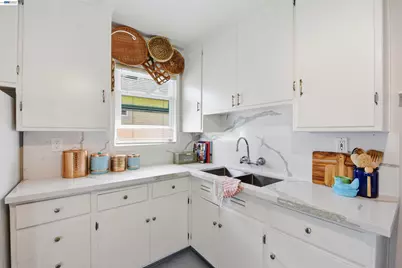 15740 Paseo Del Campo, San Lorenzo, CA 94580 - Photo 13